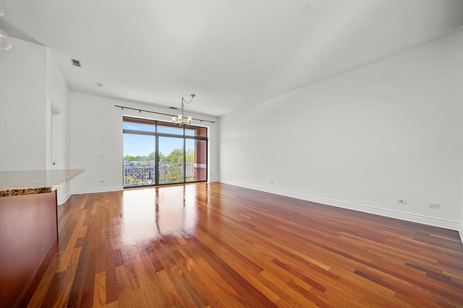 3300 West Irving Park Road, Unit F4 Chicago, IL 60618 - Photo 6 of 18 Gallery Image 6