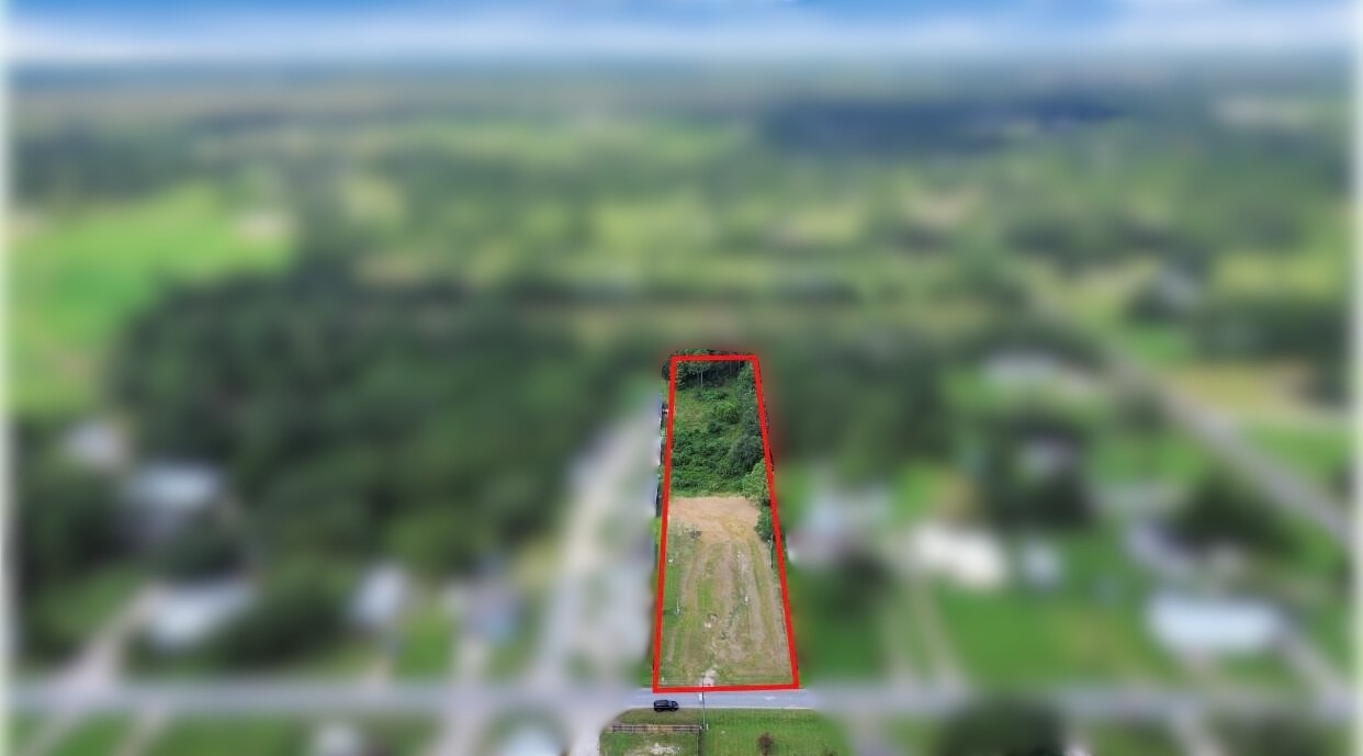 710 9th Street Winnie, TX 77665 - Photo 2 of 3 a view of a yard