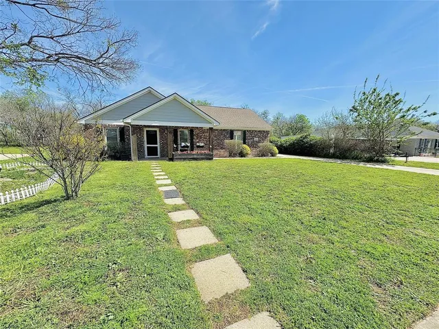 $2,150 | 306 Gammill Street, Haslet, TX 76052