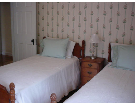 46 Martin Road Milton, MA 02186 - Photo 8 of 9