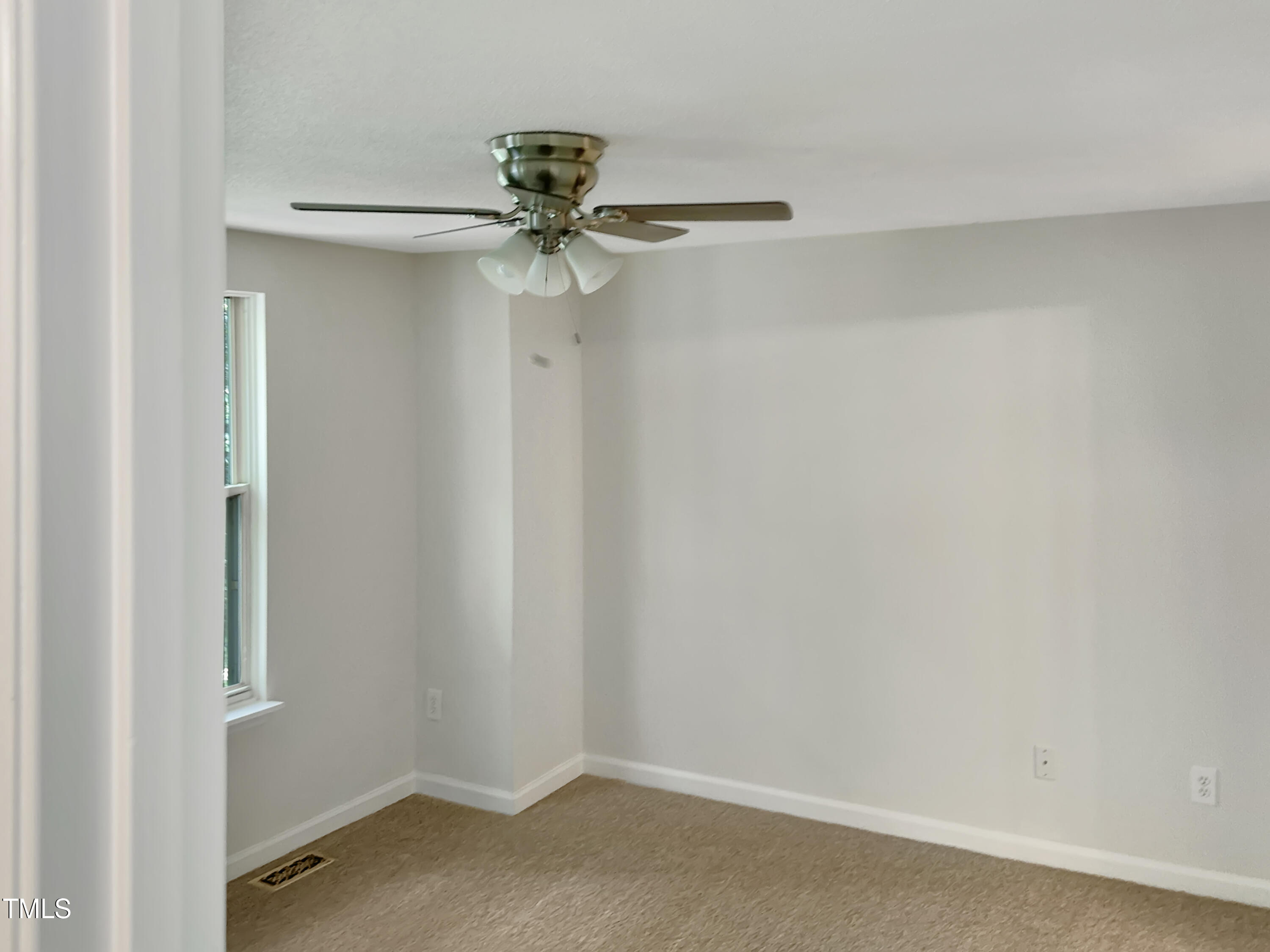 7220 Shellburne Drive Raleigh, NC 27612 - Photo 4 of 23 photo_03