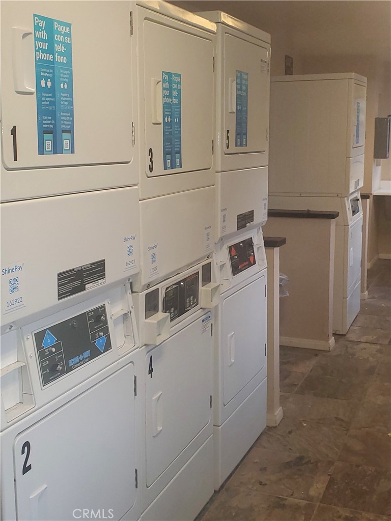 1110 West Blaine Street, Unit 107 Riverside, CA 92507 - Photo 26 of 32 Laundromat