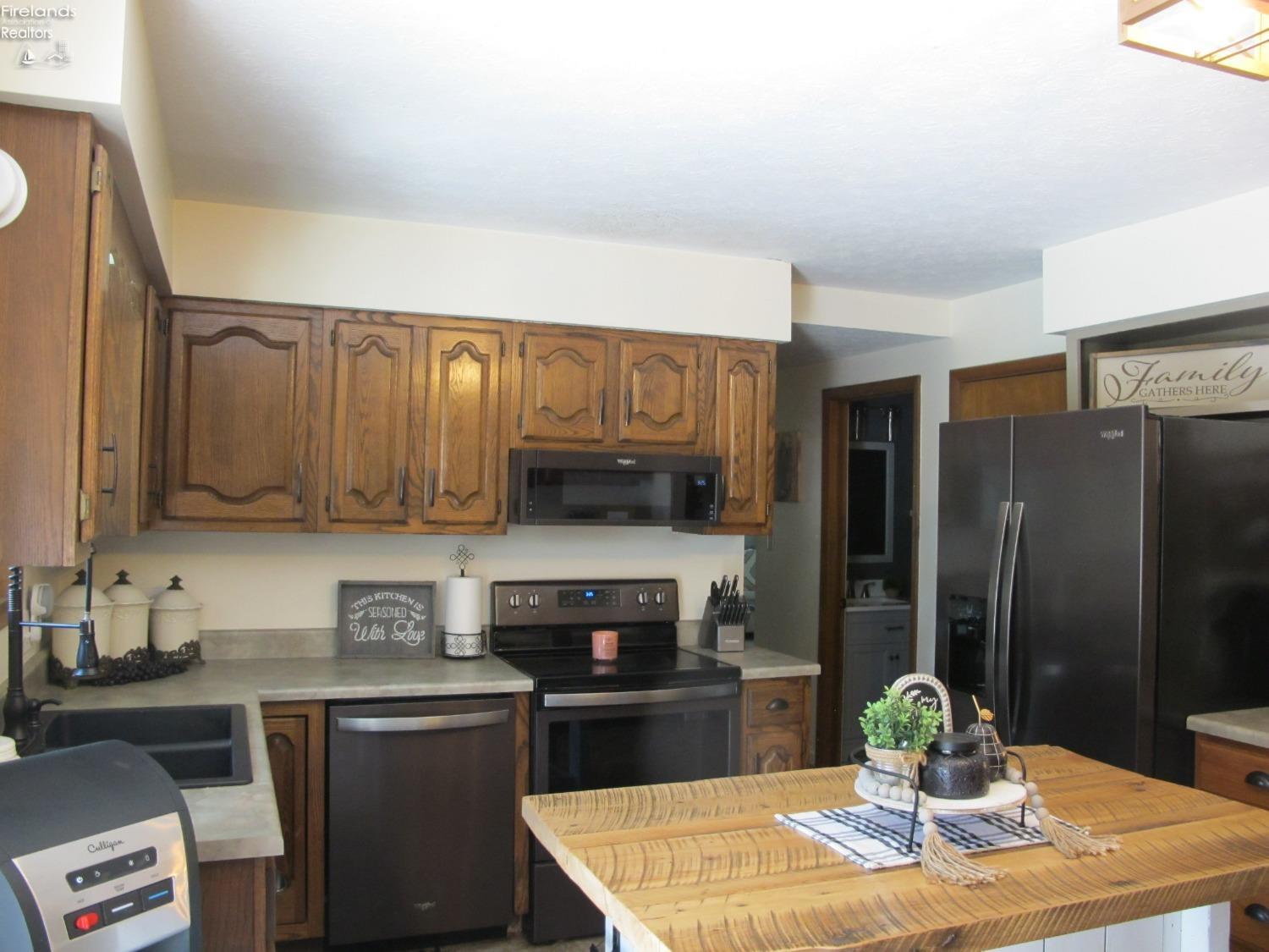 1650 Morrison Road Fremont, OH 43420 - Photo 4 of 39 Gallery Image 4