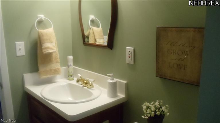 13328 Sheldon Road Brook Park, OH 44142 - Photo 14 of 25 Gallery Image 14