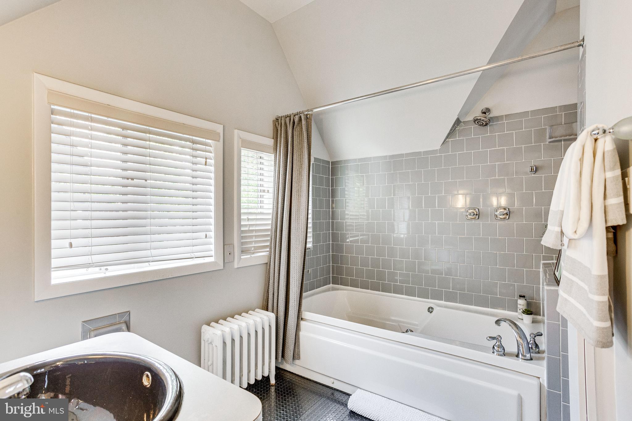 1563 44th Street Northwest Washington, DC 20007 - Photo 31 of 46 Ensuite: Upper Level full BA with soaking tub