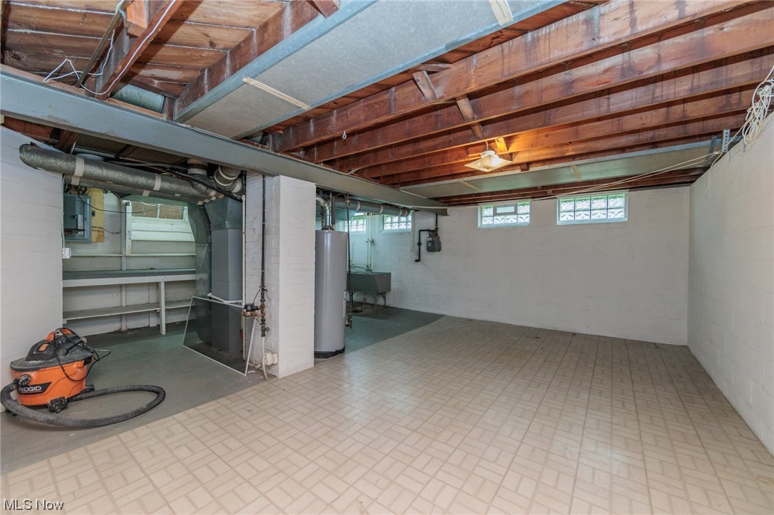 1094 Argonne Road Cleveland, OH 44121 - Photo 15 of 23 Gallery Image 15