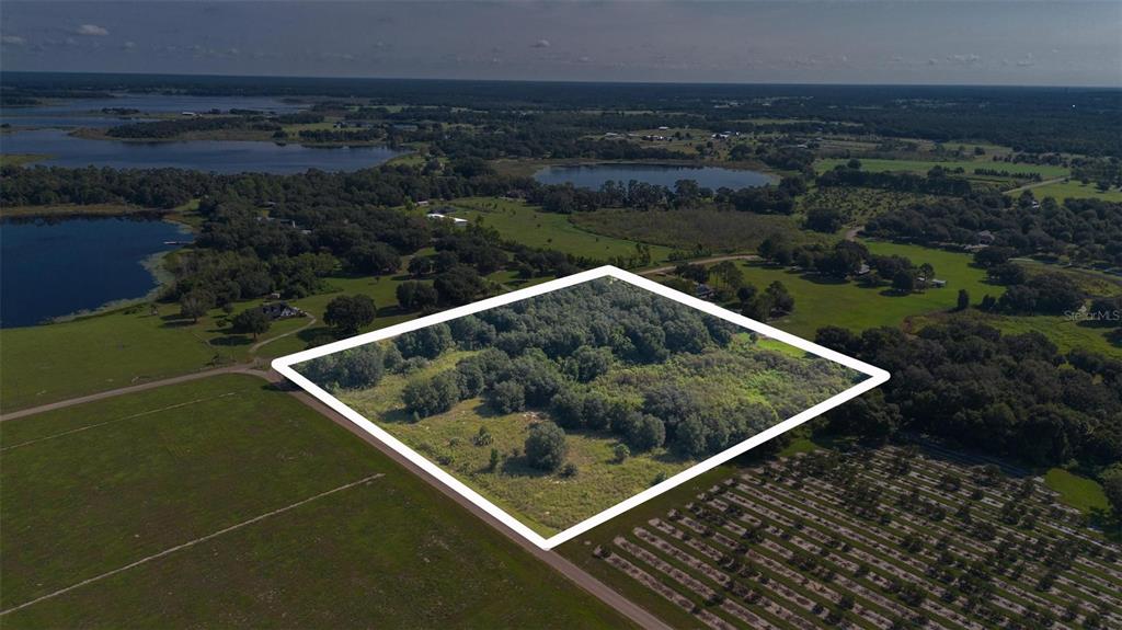 Yale Hammock Road Umatilla, FL 32784 - Photo 20 of 28 a view of a balcony