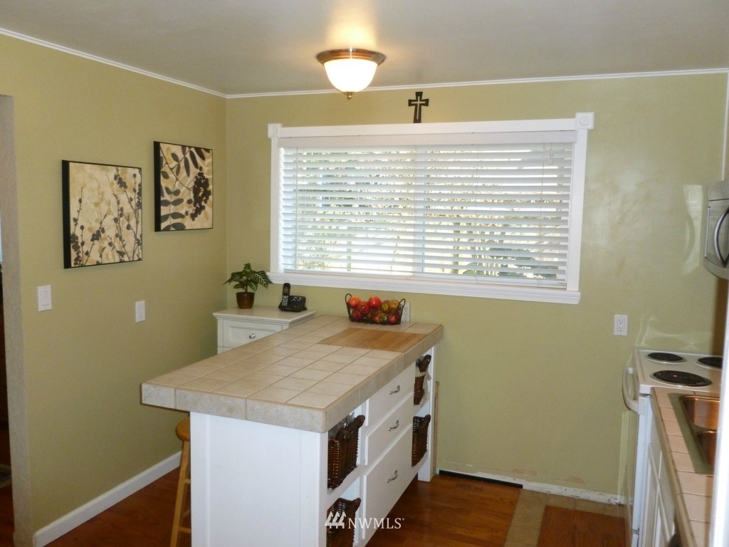 19711 Bartlett Road Bothell, WA 98012 - Photo 5 of 12