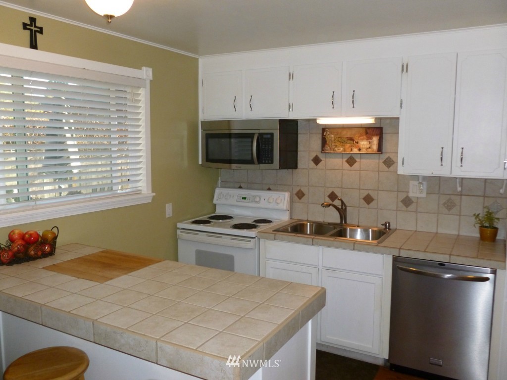 19711 Bartlett Road Bothell, WA 98012 - Photo 6 of 12