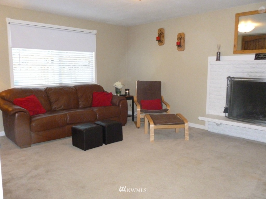 19711 Bartlett Road Bothell, WA 98012 - Photo 7 of 12