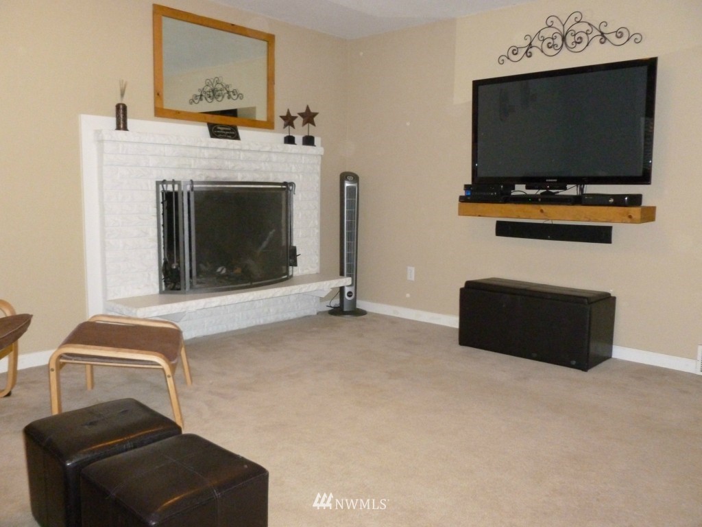 19711 Bartlett Road Bothell, WA 98012 - Photo 8 of 12