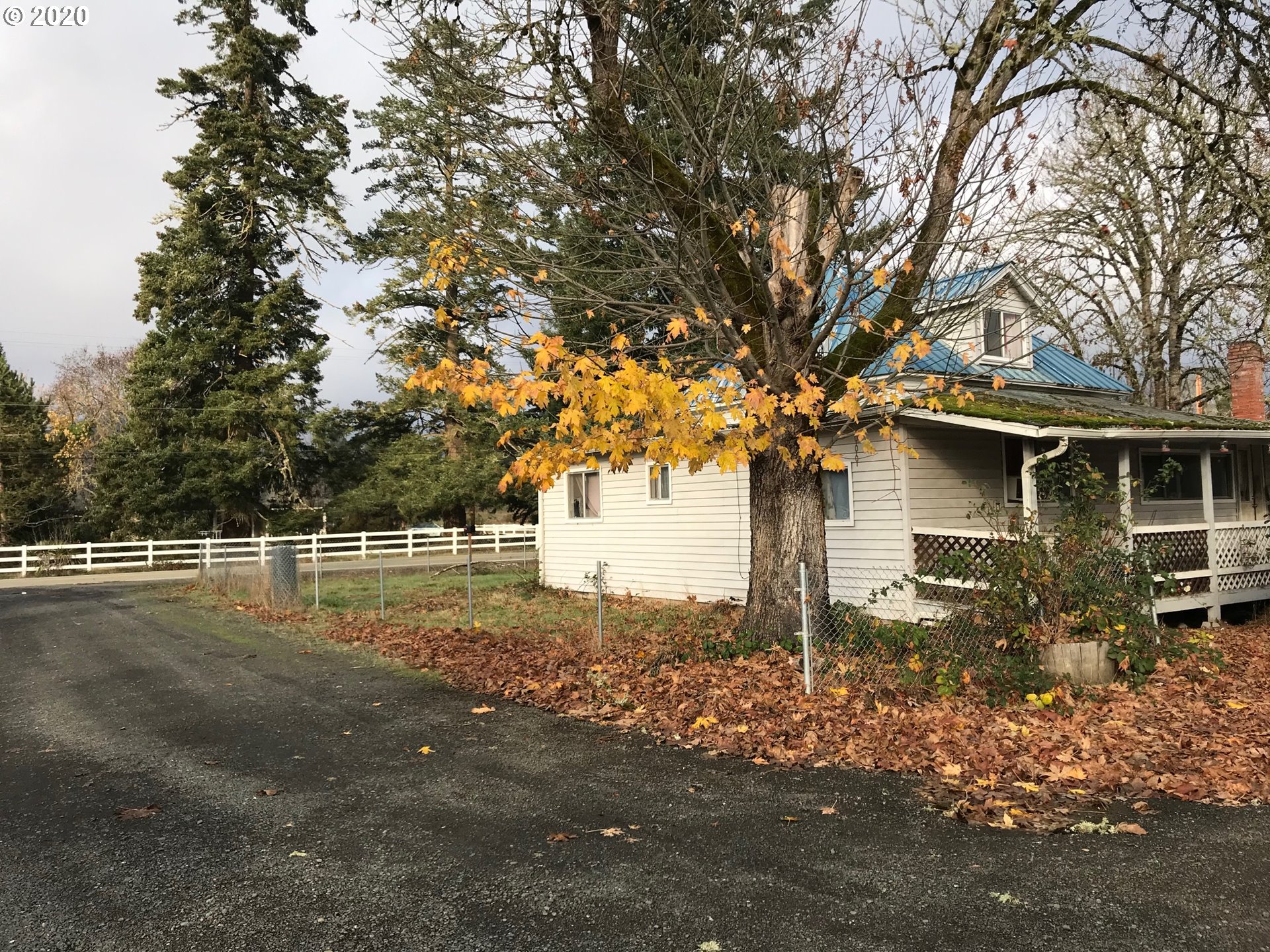 2233 Northwest Brockway Road Winston, OR 97496 - Photo 2 of 5 Gallery Image 2