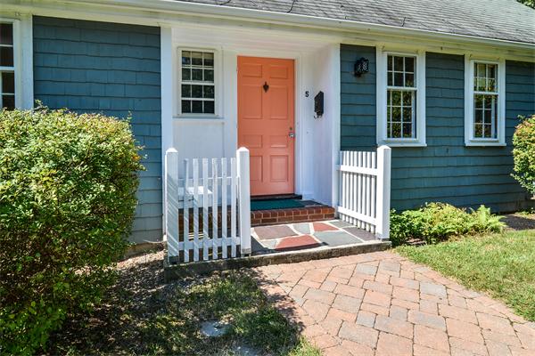 5 Standish Road Wellesley, MA 02481 - Photo 2 of 15