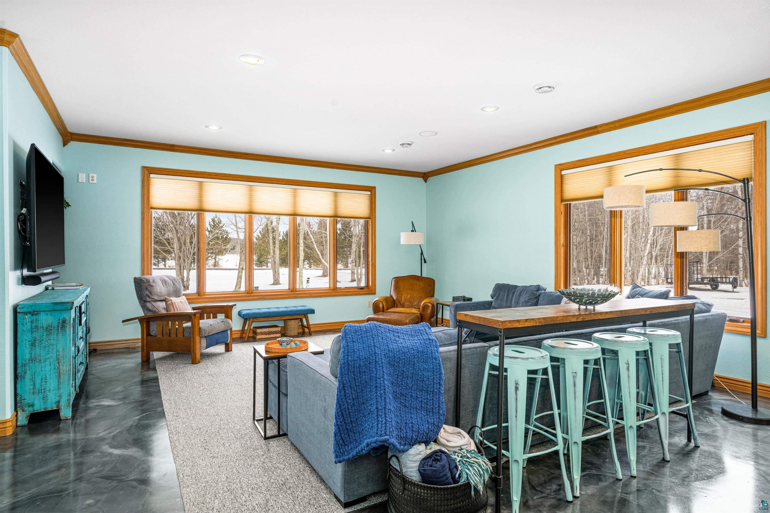 390 Crosby Road Cloquet, MN 55720 - Photo 16 of 41 Living Room