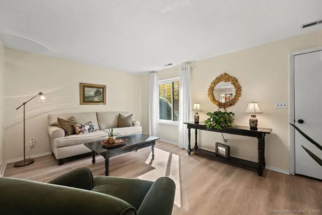 $227,000 | 171 New Britain Avenue, Unit 171, Farmington, CT 06085