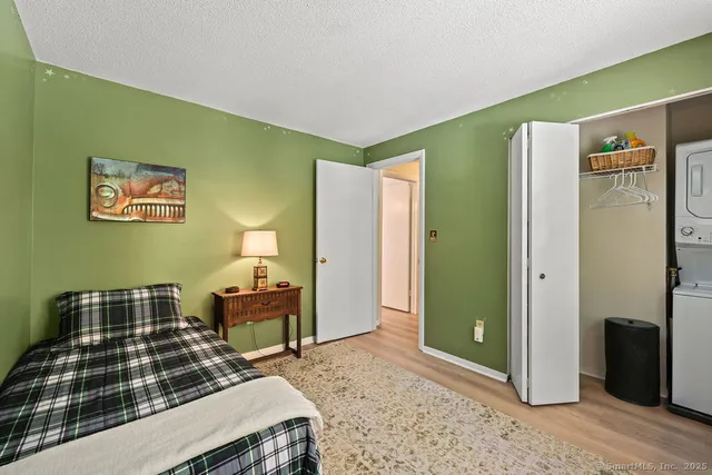 $227,000 | 171 New Britain Avenue, Unit 171, Farmington, CT 06085