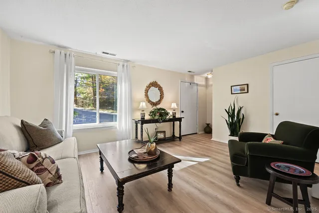 $227,000 | 171 New Britain Avenue, Unit 171, Farmington, CT 06085