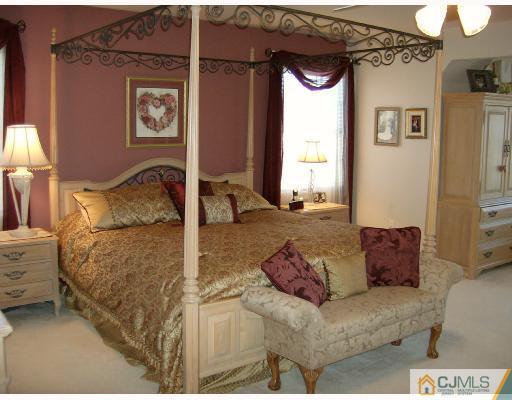 16 Cummings Road Monmouth Junction, NJ 08852 - Photo 8 of 10 Gallery Image 8