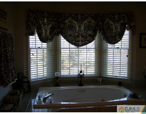 16 Cummings Road Monmouth Junction, NJ 08852 - Photo 9 of 10 Gallery Image 9