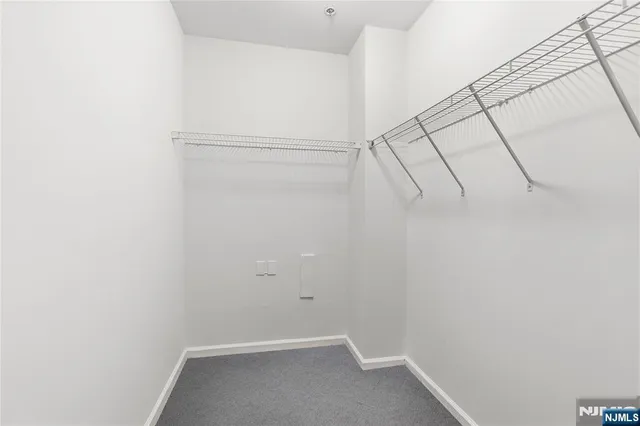 $3,225 | 905 River Road, Unit 200, Edgewater, NJ 07020