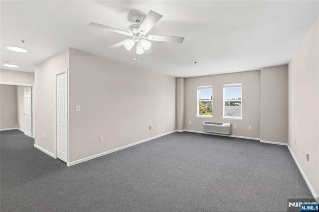 $3,225 | 905 River Road, Unit 200, Edgewater, NJ 07020