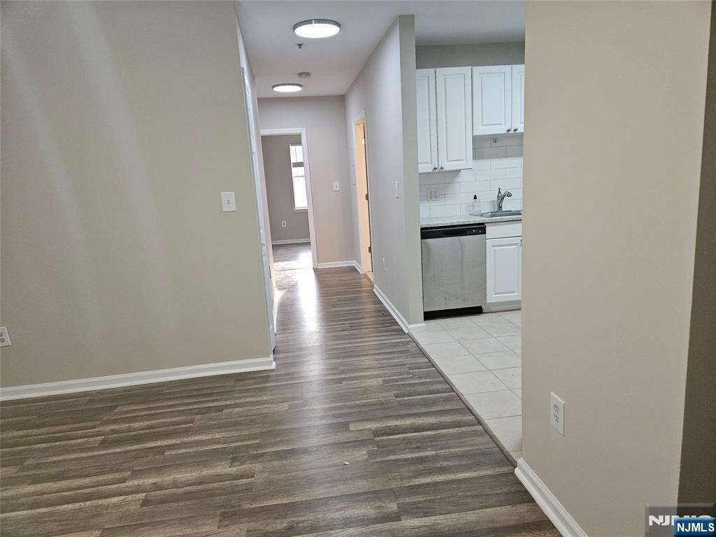 905 River Road, Unit 200 Edgewater, NJ 07020 - Photo 6 of 16