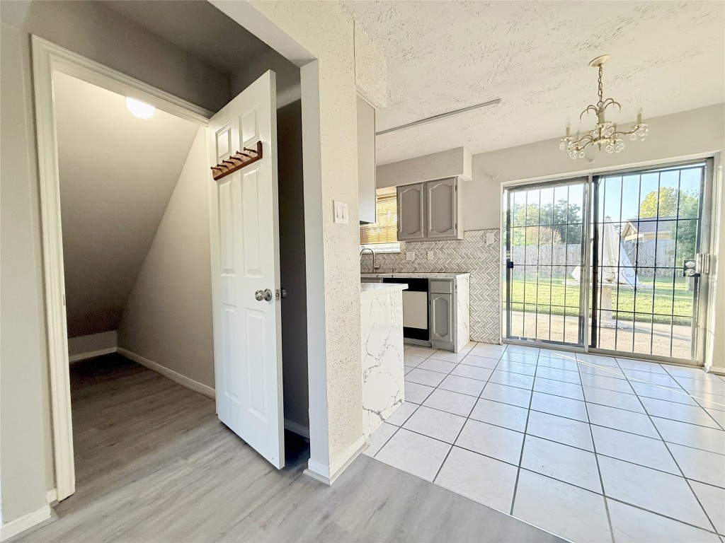 12715 Middlesbrough Lane Houston, TX 77066 - Photo 13 of 38