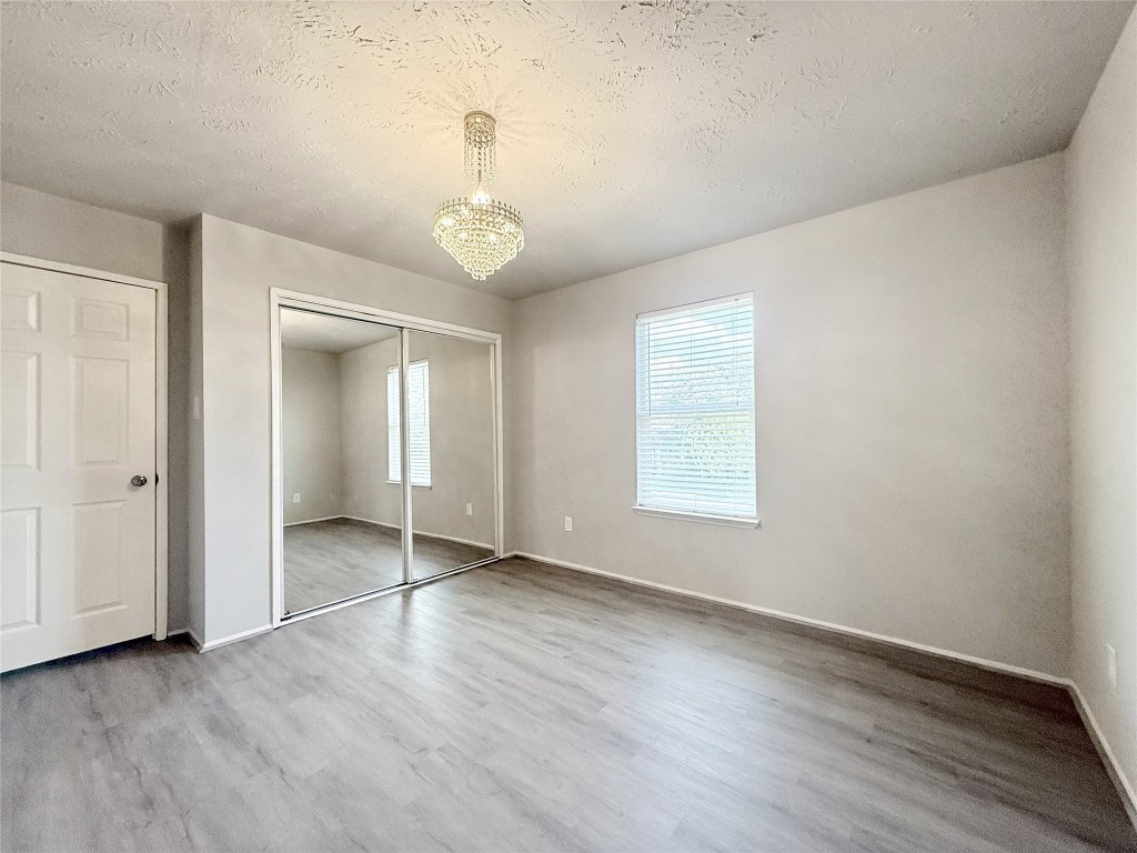 12715 Middlesbrough Lane Houston, TX 77066 - Photo 20 of 38 1st bedroom