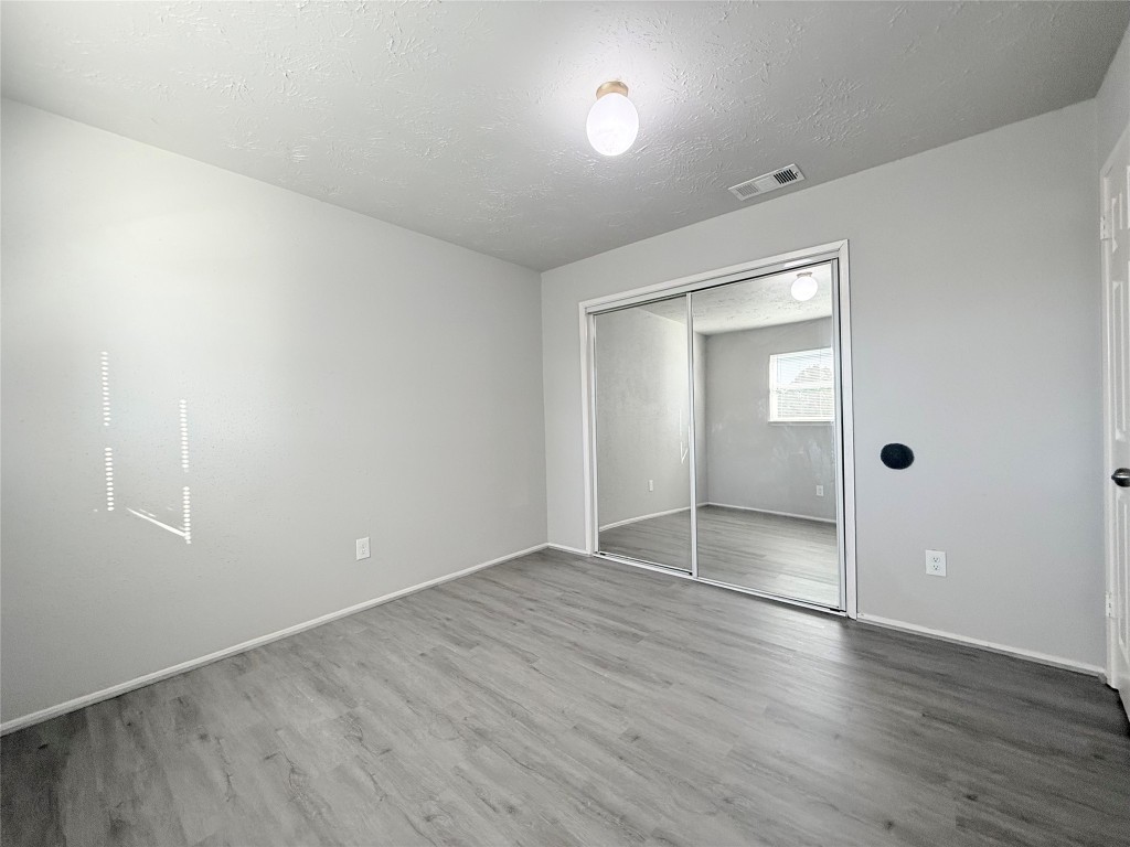 12715 Middlesbrough Lane Houston, TX 77066 - Photo 22 of 38 2nd bedroom
