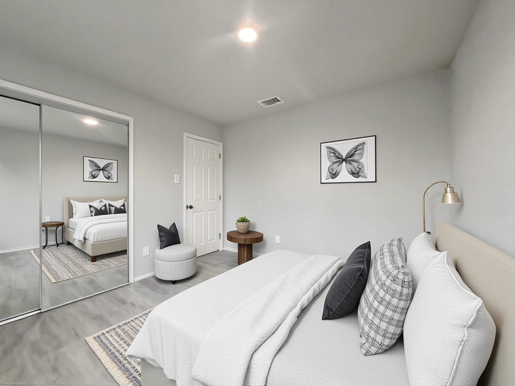 12715 Middlesbrough Lane Houston, TX 77066 - Photo 26 of 38 Virtual staged-3rd bedroom