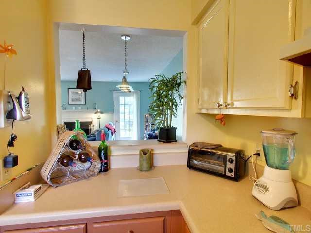 103 Shady Spring Place Durham, NC 27713 - Photo 7 of 12 Tastefully decorated throughout.