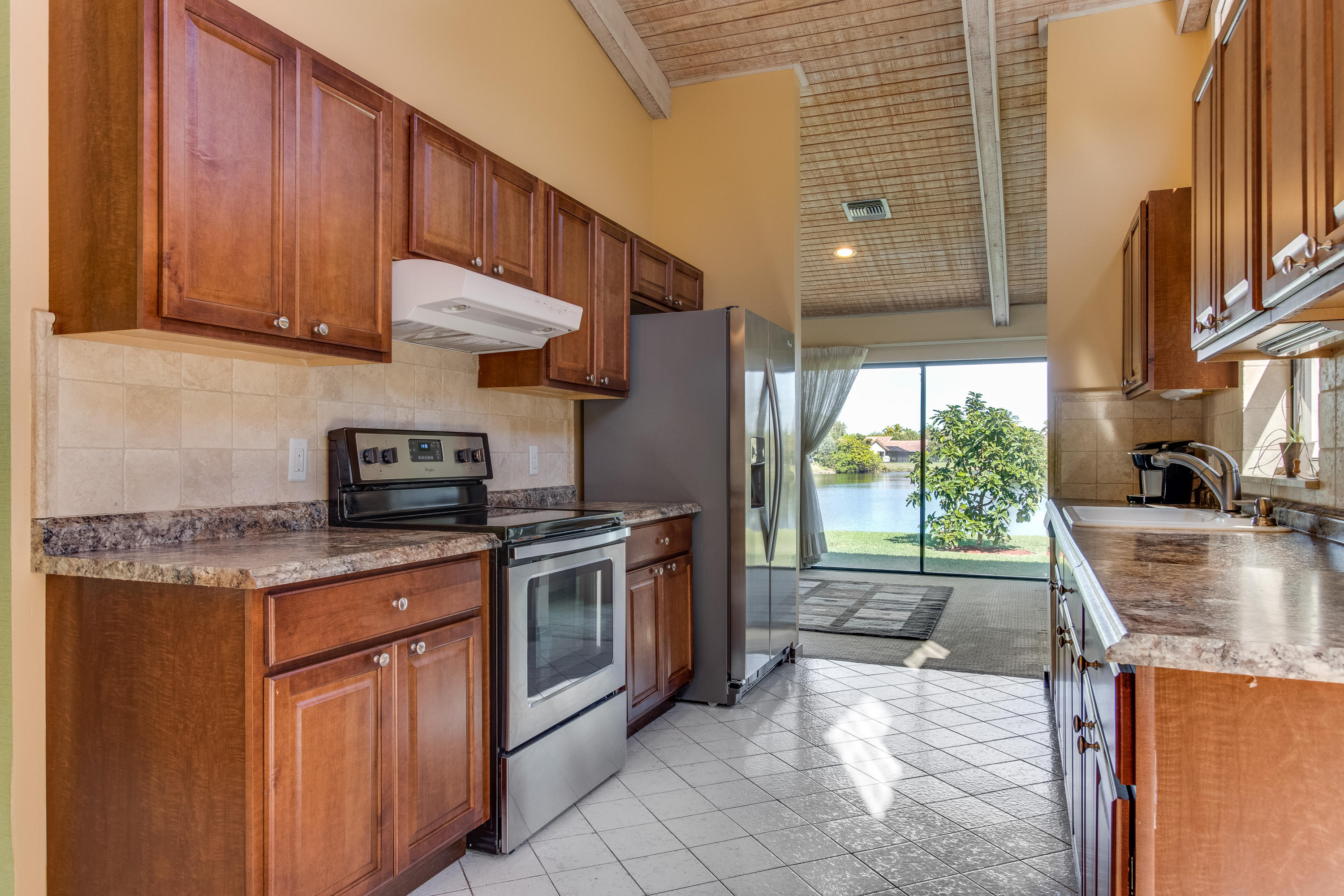 8935 Escondido Way East Boca Raton, FL 33433 - Photo 9 of 30 Kitchen