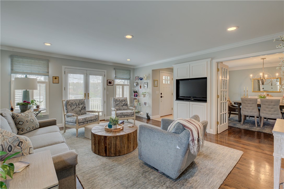 110 Lake View Road Cranston, RI 02920 - Photo 6 of 30