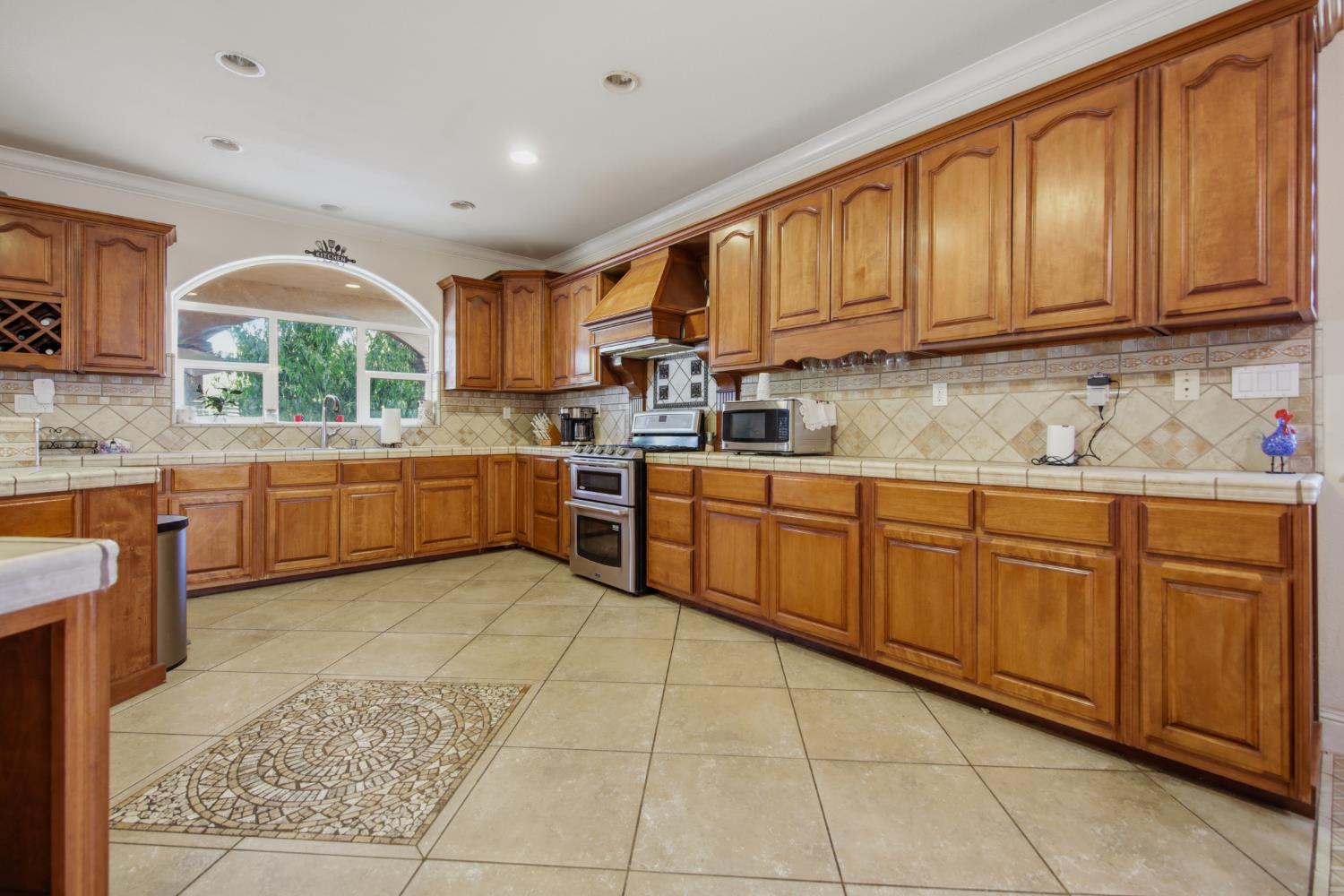 7300 South Frick Road Stockton, CA 95215 - Photo 16 of 83