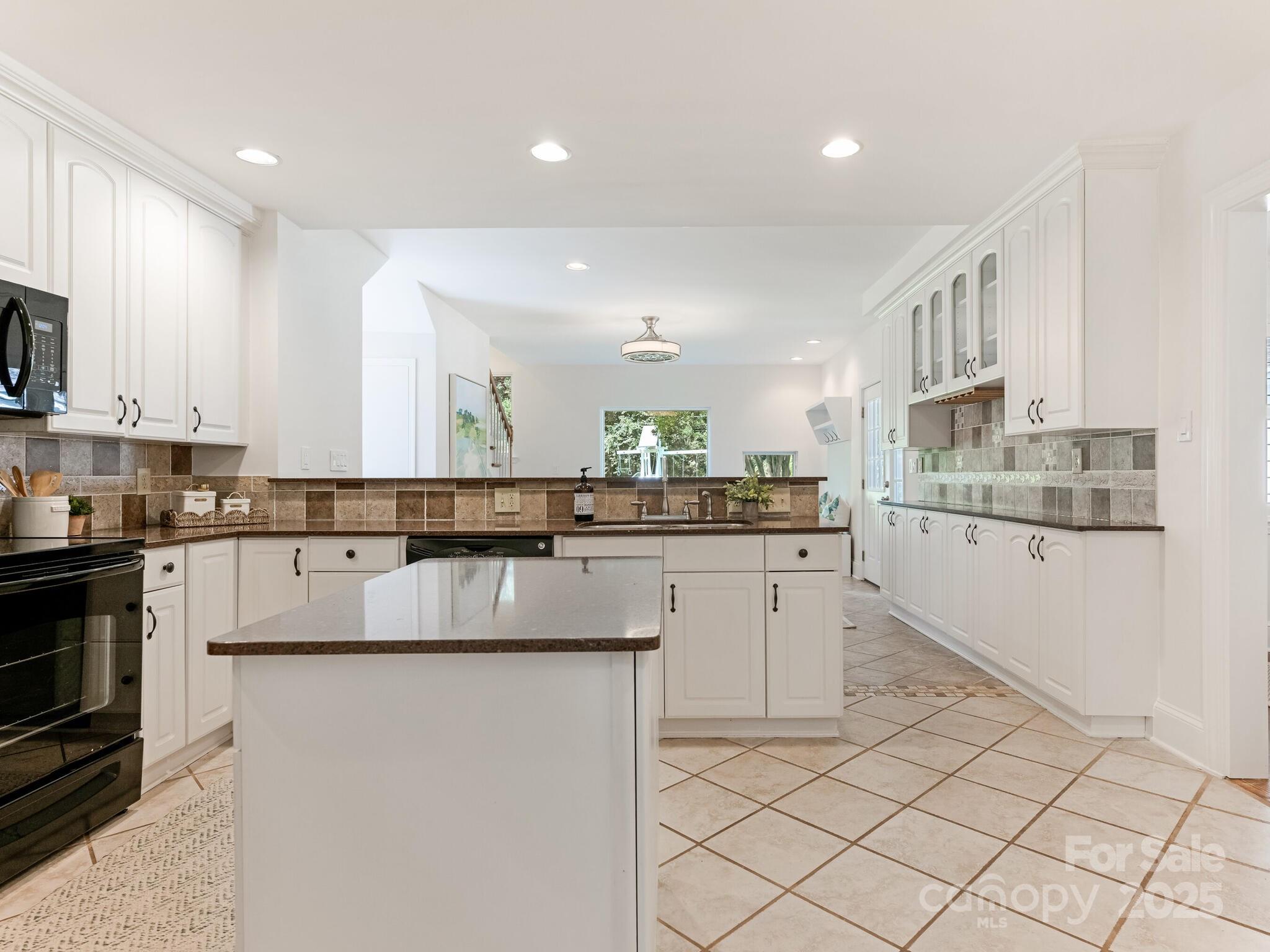 115 Heathwood Road Charlotte, NC 28211 - Photo 10 of 30 Gallery Image 10