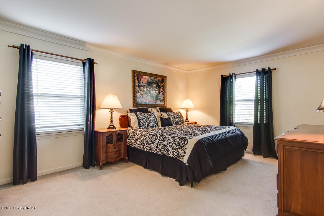 806 Moser Road Louisville, KY 40223 - Photo 19 of 34 806 Moser Rd-20