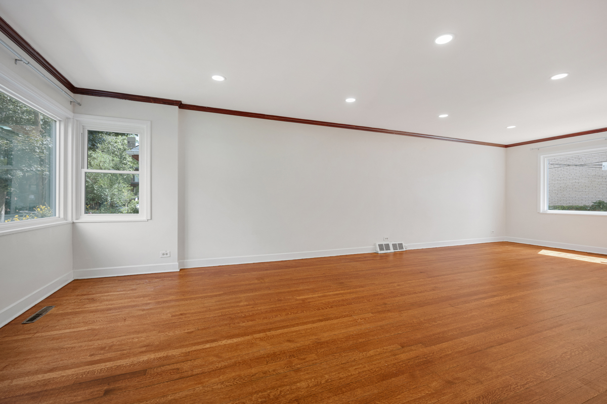 7248 North Ridge Boulevard Chicago, IL 60645 - Photo 7 of 31 Gallery Image 7