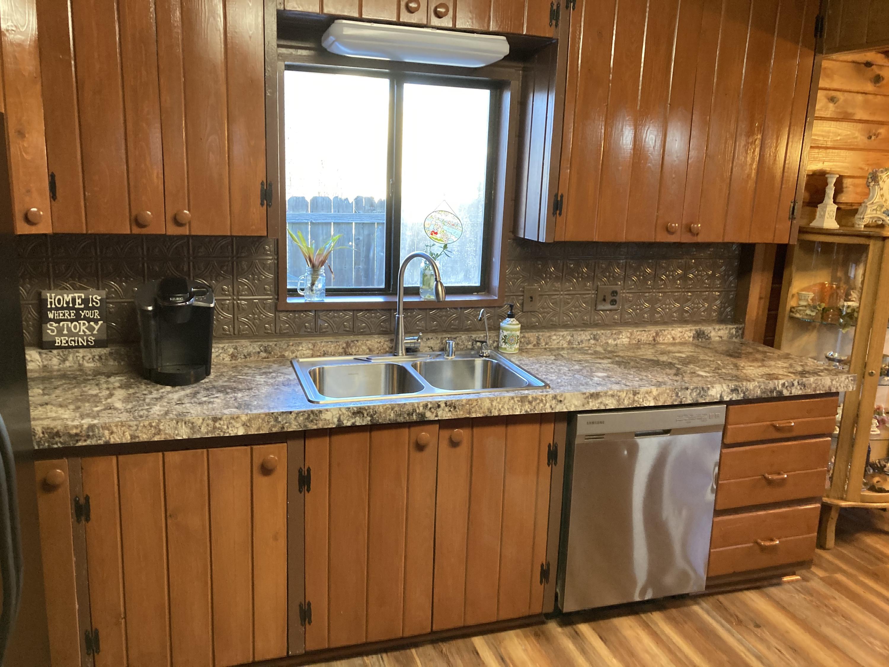 14643 Spring Branch Road Redding, CA 96003 - Photo 15 of 35 Ifsa3q1HRW2kdygbSjRXrw