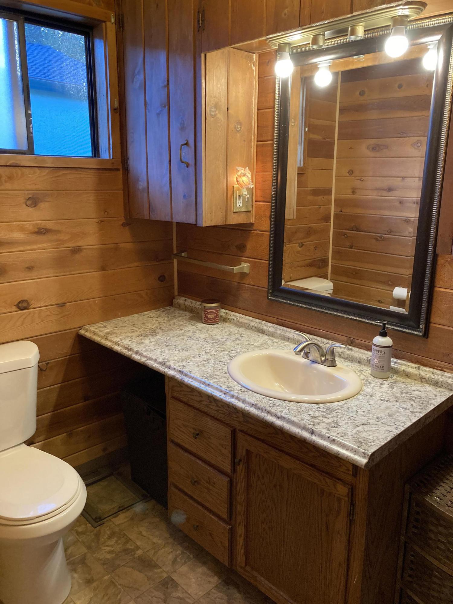 14643 Spring Branch Road Redding, CA 96003 - Photo 18 of 35 ReYbFj5DSbe3TJtEpTrufw