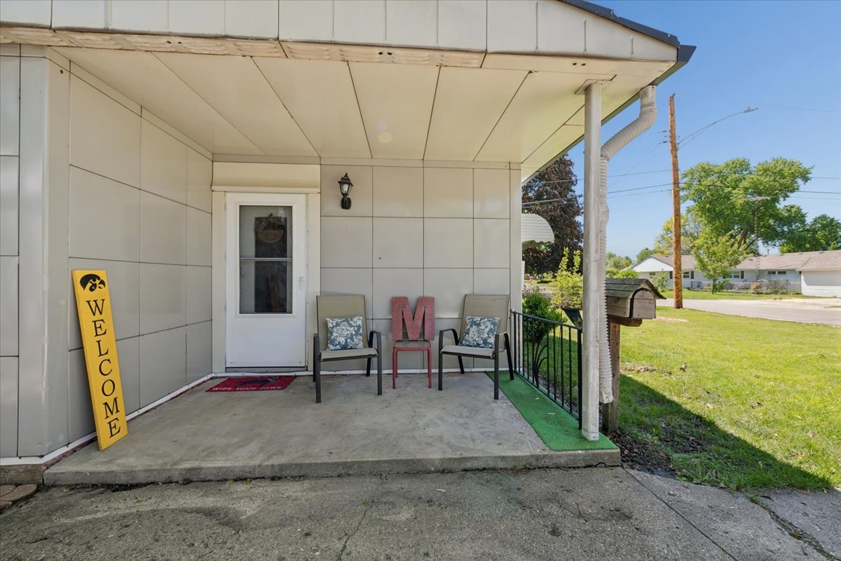 34 South Rosedale Avenue Aurora, IL 60506 - Photo 3 of 18
