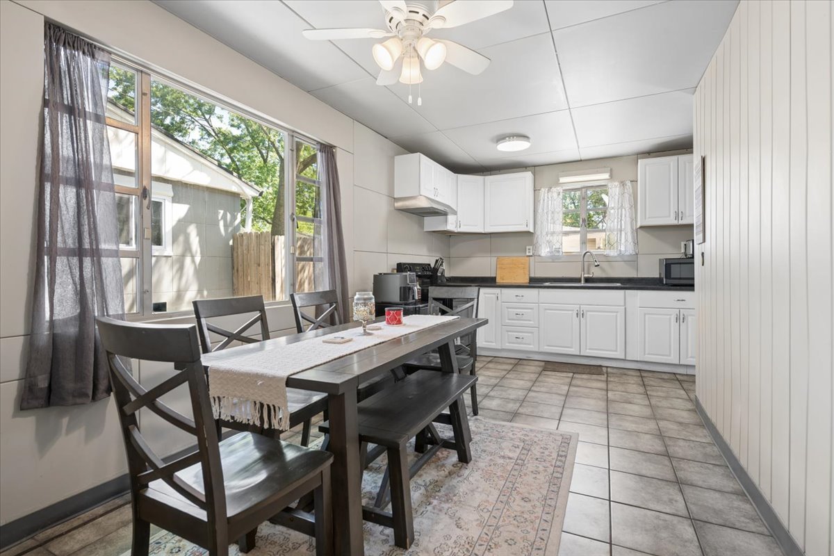 34 South Rosedale Avenue Aurora, IL 60506 - Photo 5 of 18