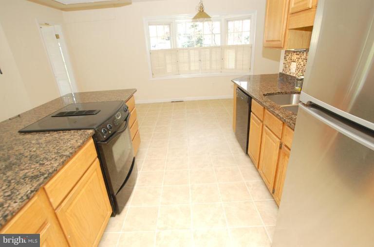 2431 Flint Hill Road Vienna, VA 22181 - Photo 17 of 30 Kitchen #2