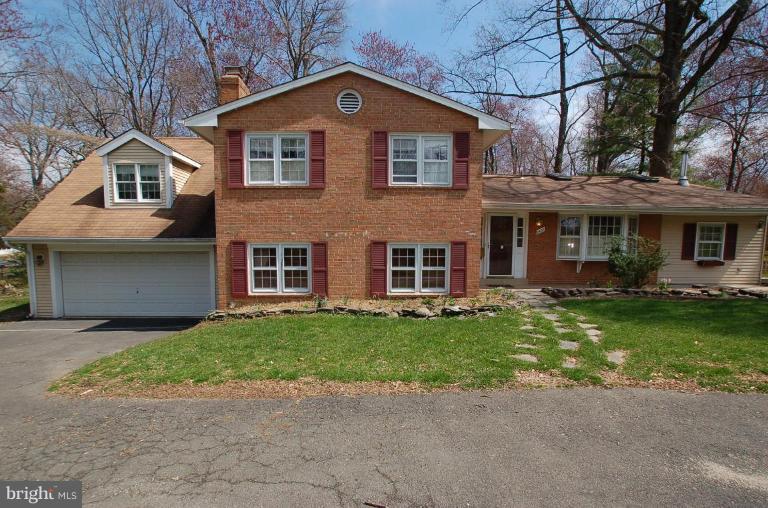2431 Flint Hill Road Vienna, VA 22181 - Photo 4 of 30 Exterior (Main)