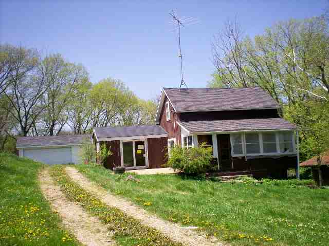 3071 West McConnell Road Freeport, IL 61032 - Photo 1 of 7 a view of house with a yard