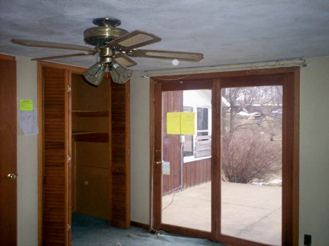 3071 West McConnell Road Freeport, IL 61032 - Photo 4 of 7 a view of a hallway