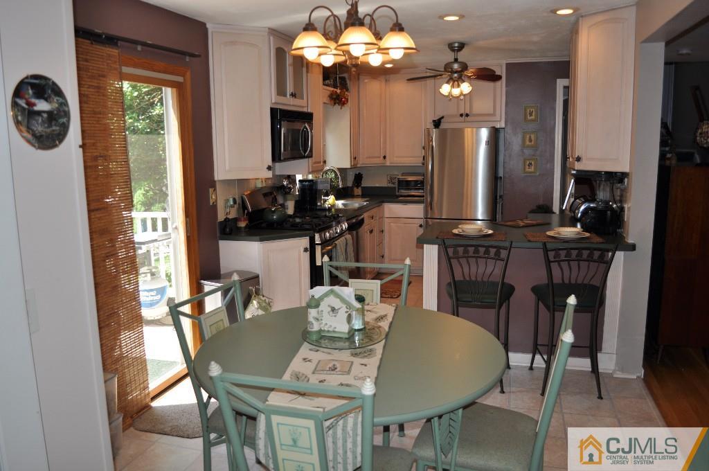 491 Old Stage Road Spotswood, NJ 08884 - Photo 8 of 25 Gallery Image 8