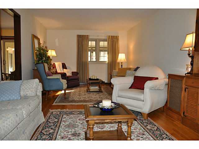 6894 Rieber Street Columbus, OH 43085 - Photo 2 of 25