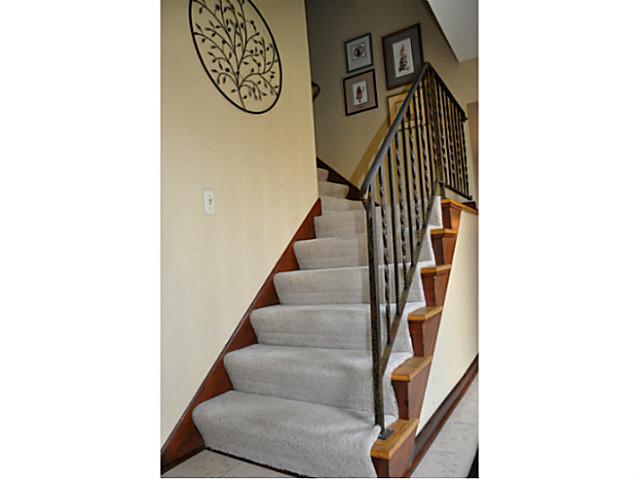 6894 Rieber Street Columbus, OH 43085 - Photo 9 of 25