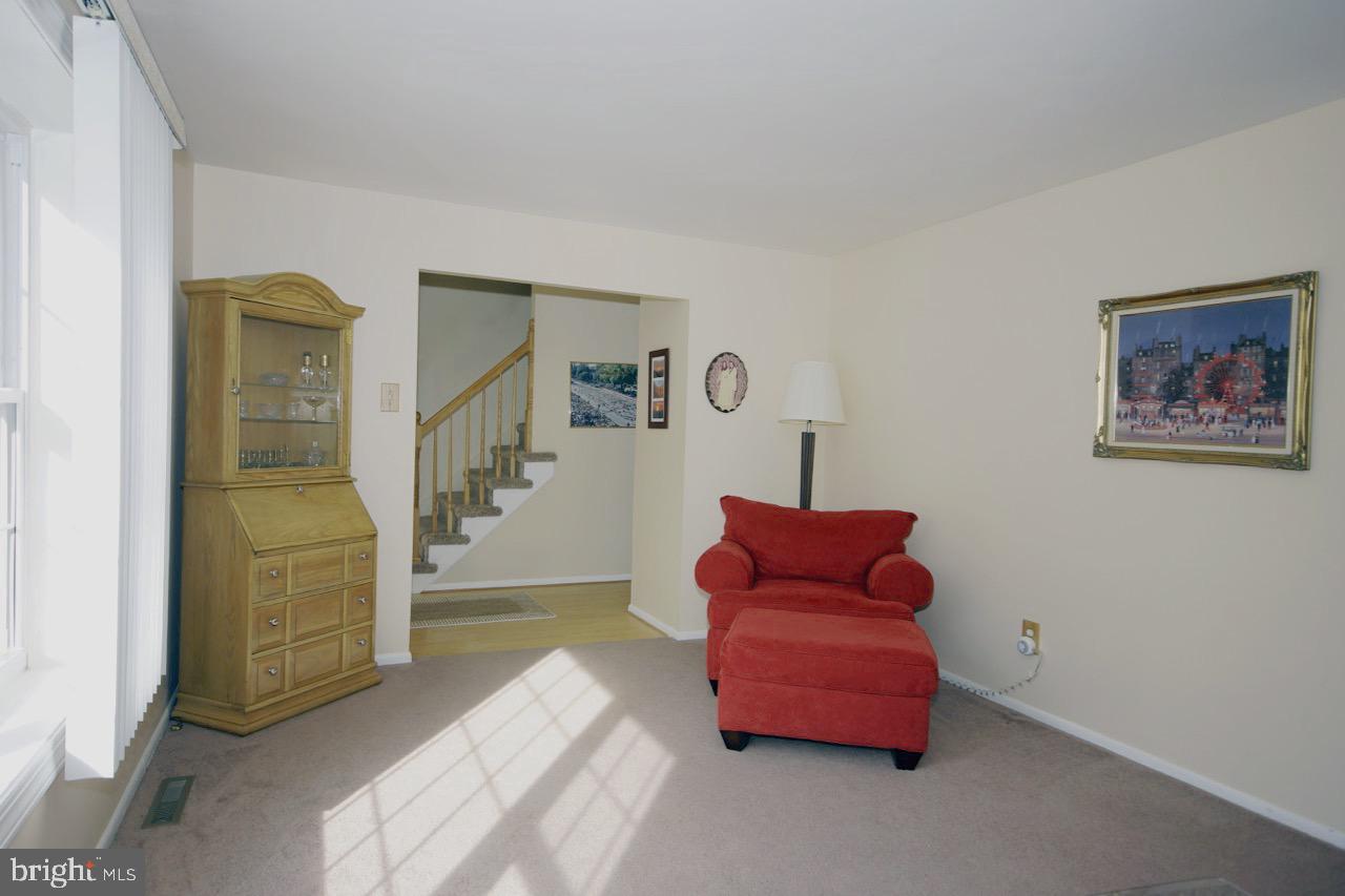 112 Capella Road Sewell, NJ 08080 - Photo 5 of 30 Living Room