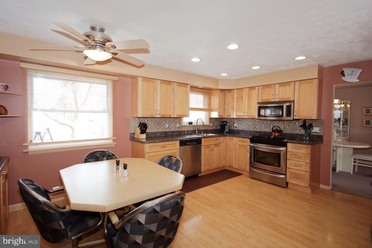 112 Capella Road Sewell, NJ 08080 - Photo 9 of 30 Kitchen